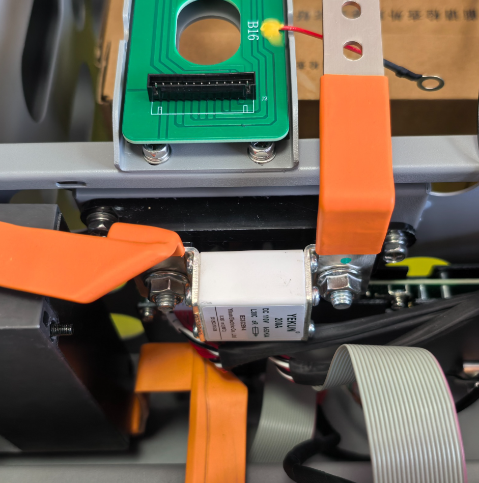 よっちゃんページ YIXIANG 48V DIY EU Stock Vertical Box 16kWh Lifepo4 Battery Pack Acces